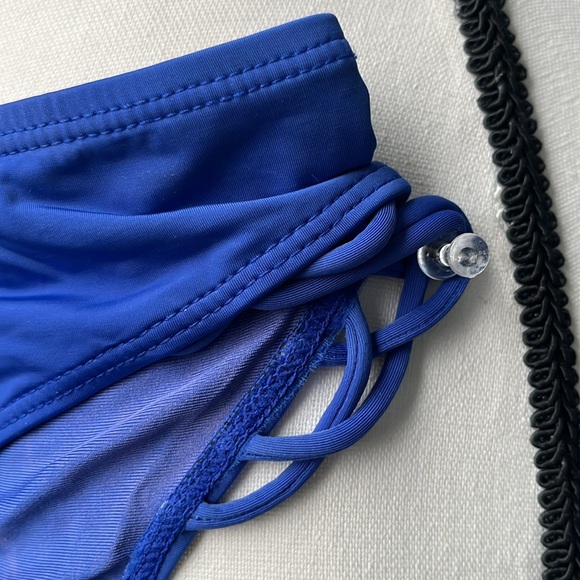 Authentic AUBADE bikini in beautiful blue with braided detail. 36C bra/M bottom - Picture 5 of 12